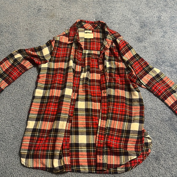 American Eagle Outfitters Sweaters - American eagle size medium flannel